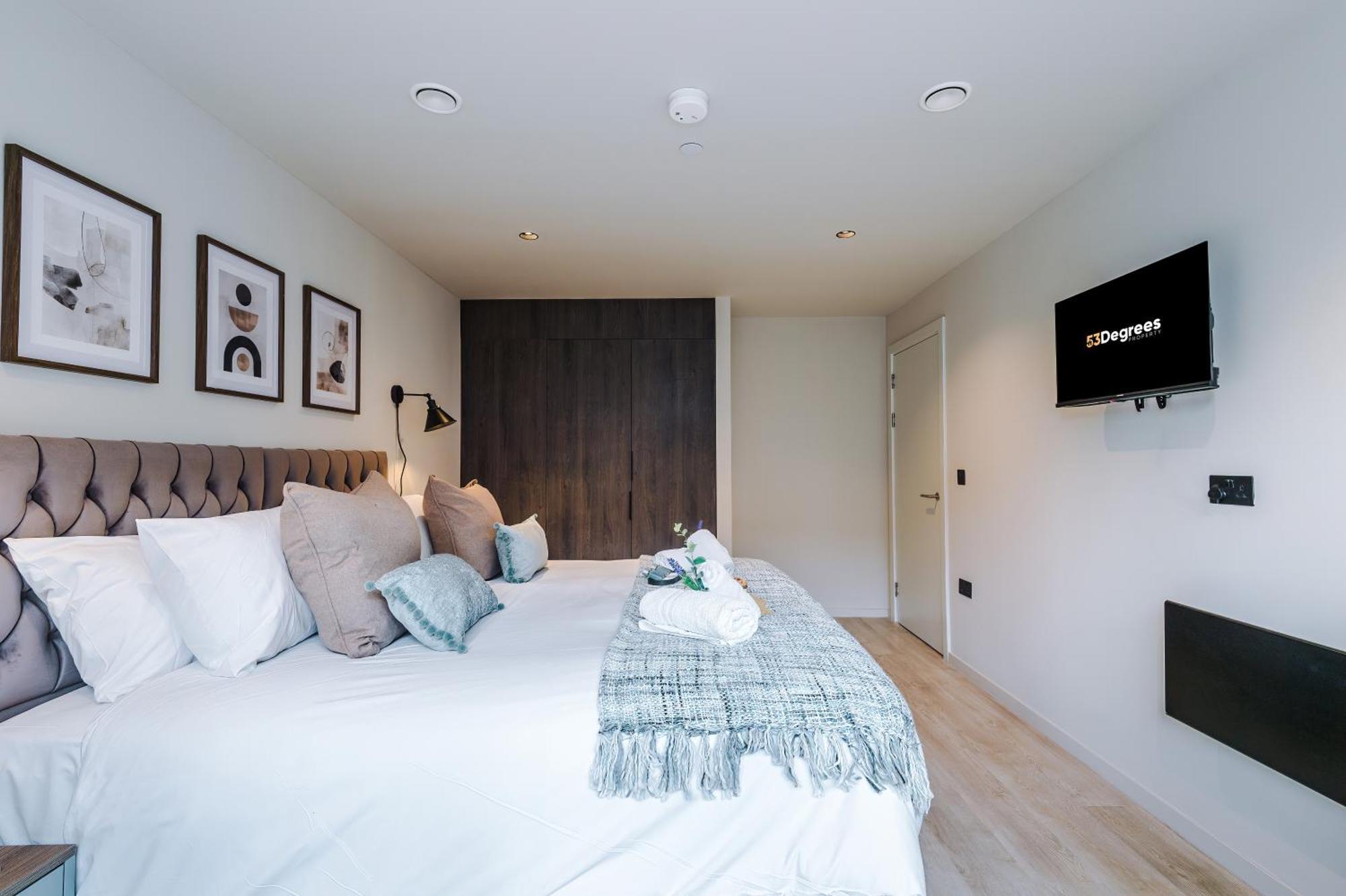 Luxe Centre In By 53 Degrees Property, Ideal For Business, Rooftop Garden & Wellness Studio! * Birmingham