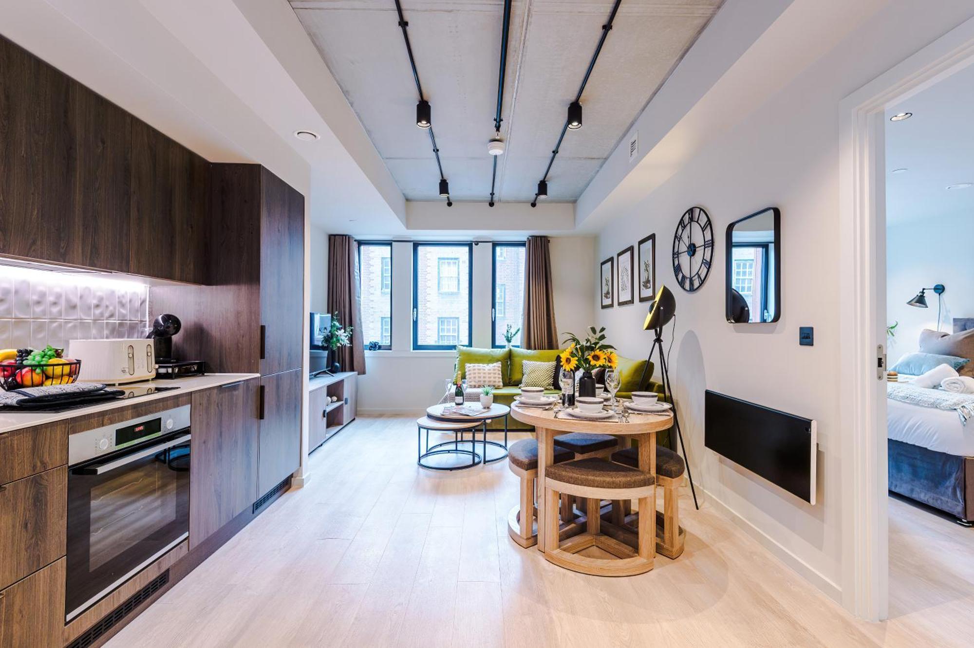 Apartment Luxe Centre In By 53 Degrees Property, Ideal For Business, Rooftop Garden & Wellness Studio! *