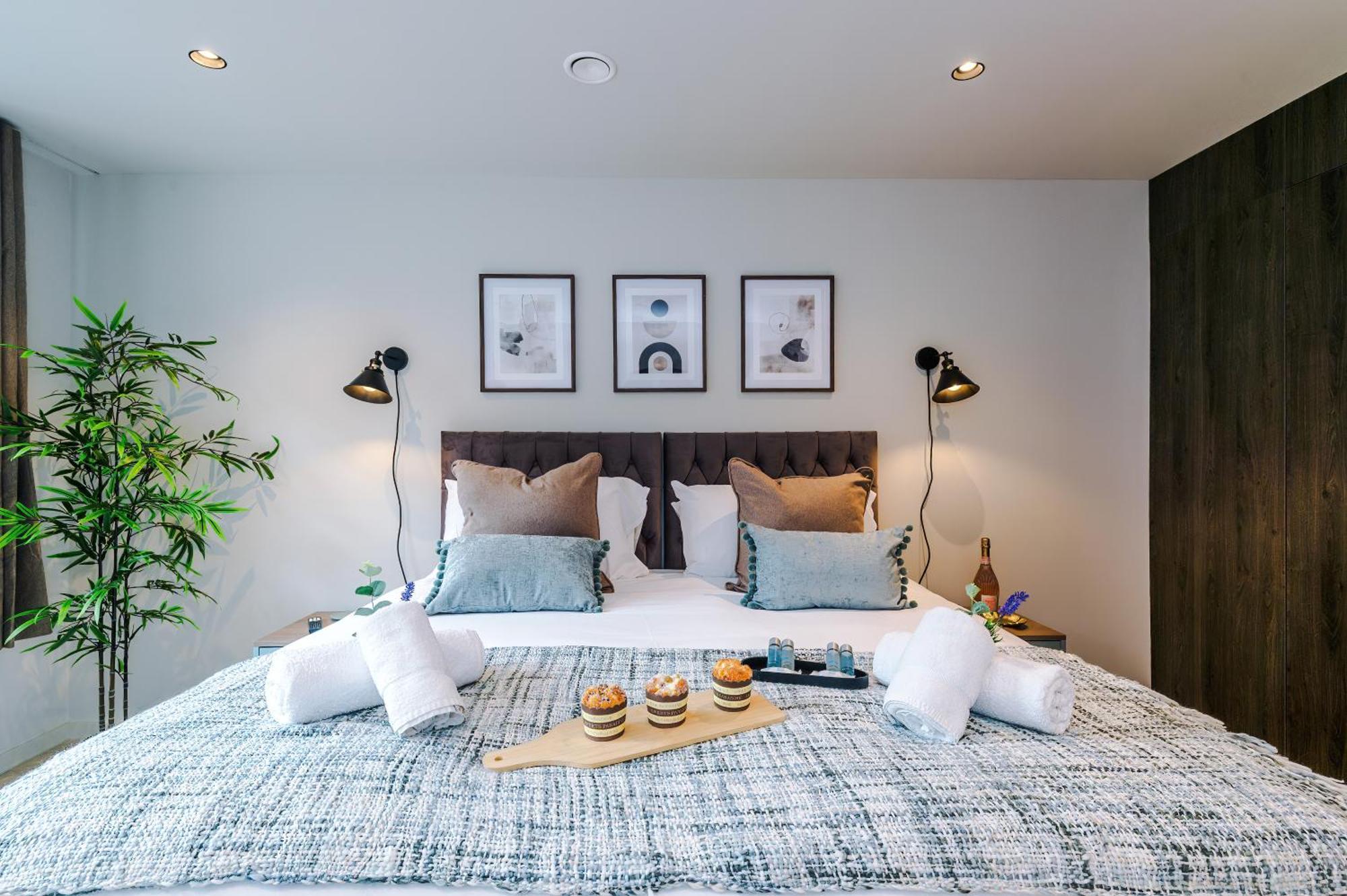Luxe Centre In By 53 Degrees Property, Ideal For Business, Rooftop Garden & Wellness Studio! *