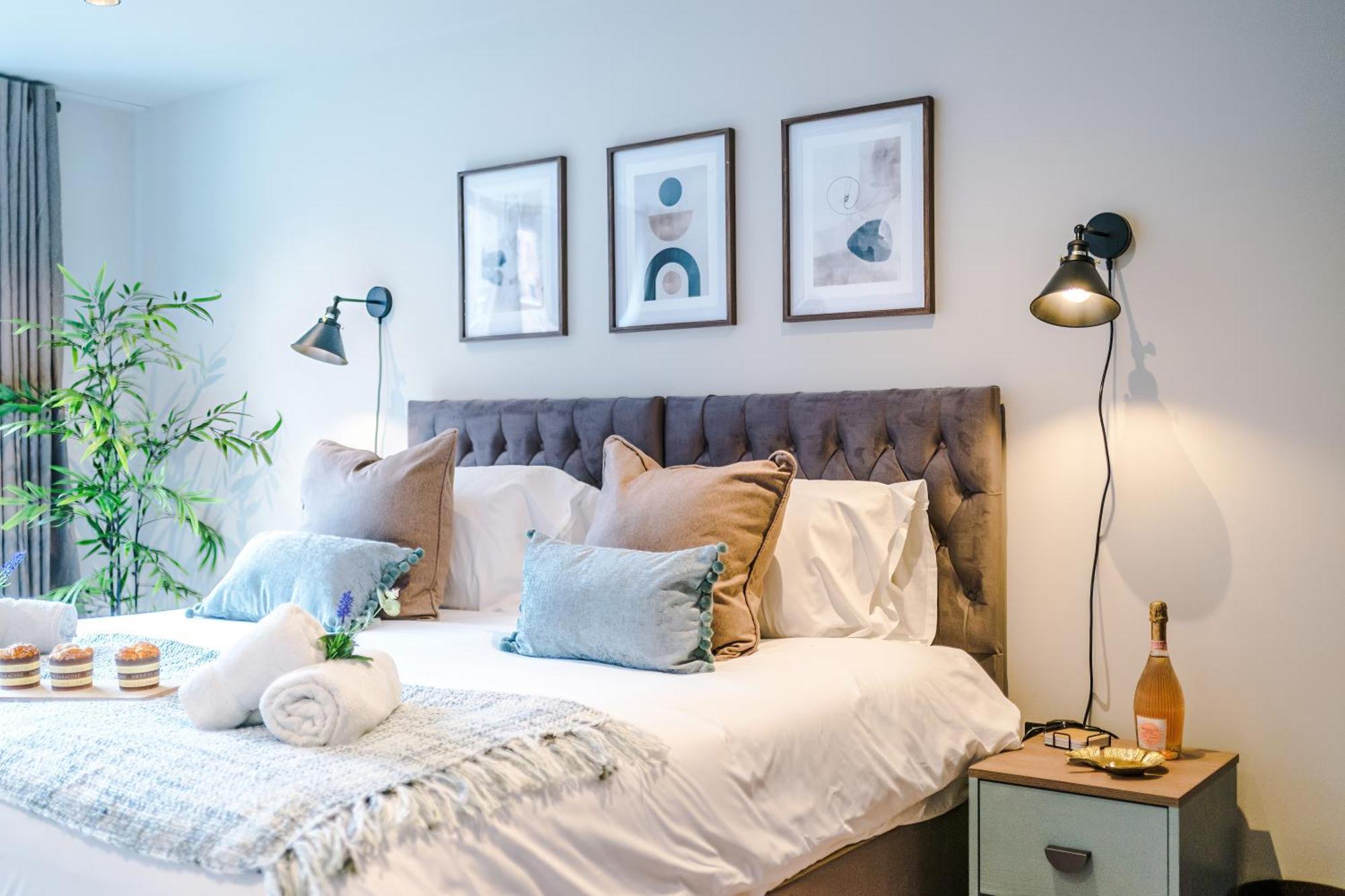 Apartment Luxe Centre In By 53 Degrees Property, Ideal For Business, Rooftop Garden & Wellness Studio!