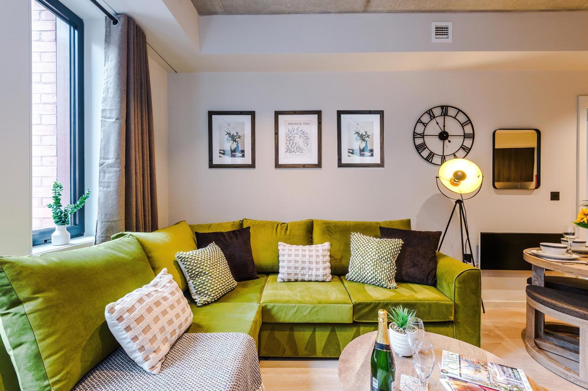 Luxe Centre In By 53 Degrees Property, Ideal For Business, Rooftop Garden & Wellness Studio! Apartment Birmingham