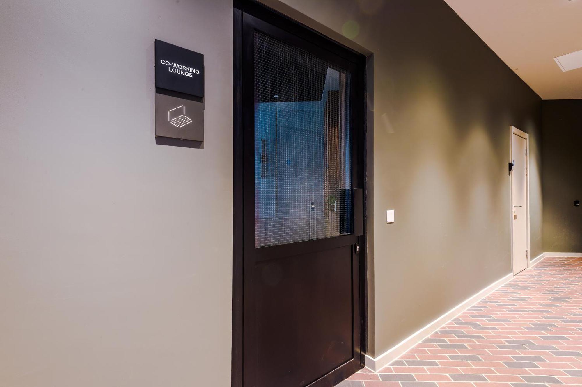 Luxe Centre In By 53 Degrees Property, Ideal For Business, Rooftop Garden & Wellness Studio!