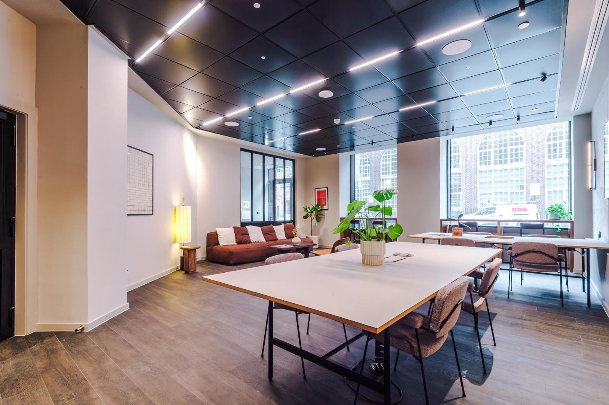 Apartment Luxe Centre In By 53 Degrees Property, Ideal For Business, Rooftop Garden & Wellness Studio!