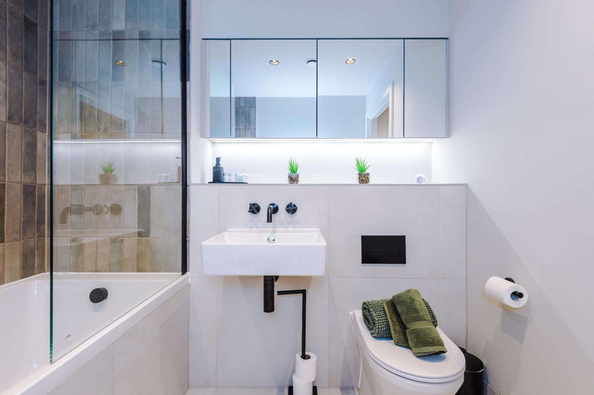 Apartment Luxe Centre In By 53 Degrees Property, Ideal For Business, Rooftop Garden & Wellness Studio! *
