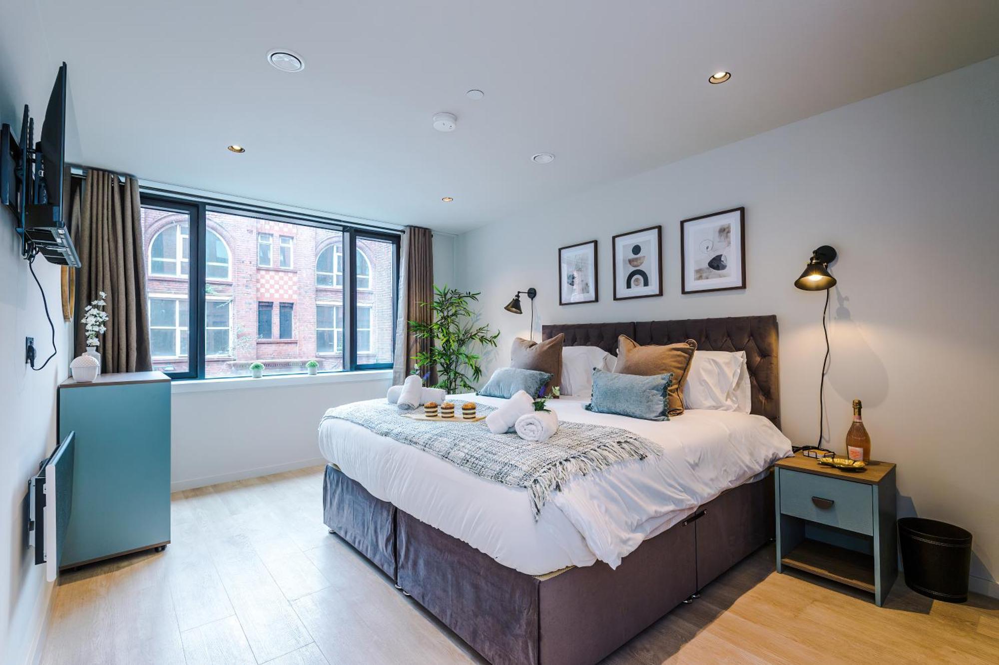Luxe Centre In By 53 Degrees Property, Ideal For Business, Rooftop Garden & Wellness Studio! *